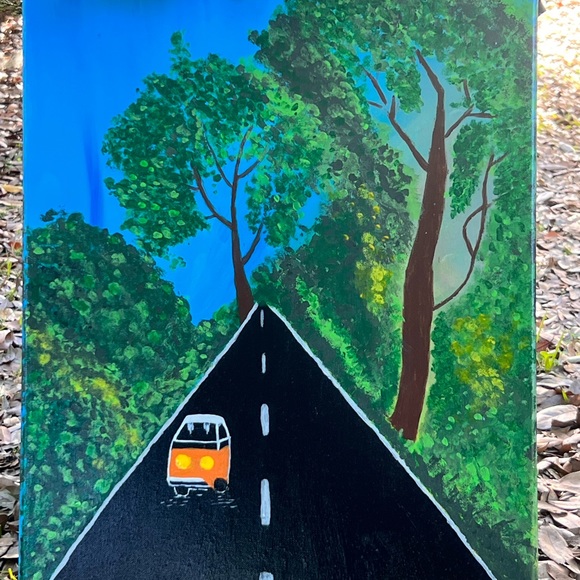 Road and tree - Picture 5 of 6